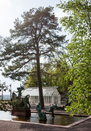 Växthus bakom fontänen på Millesgarden.